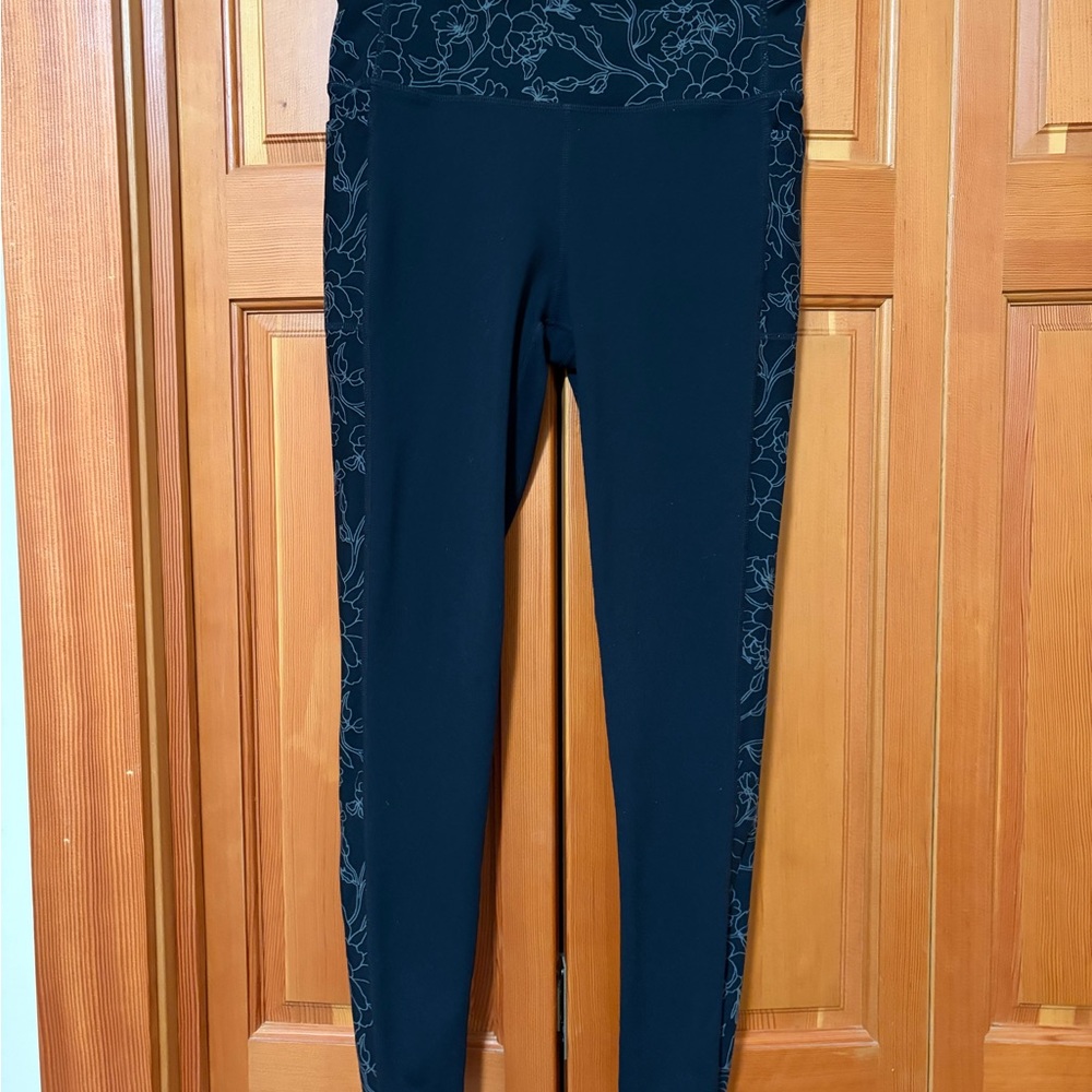 Sketchers GO Walk Floral Rose Leggings Size M